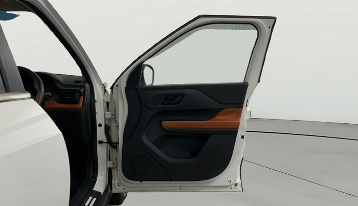 2022 Tata PUNCH PURE MT, Petrol, Manual, 30,844 km, RHS Front Door