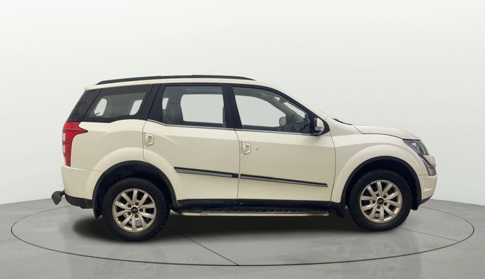 2016 Mahindra XUV500 W10 AT, Diesel, Automatic, 99,877 km, Right Side View
