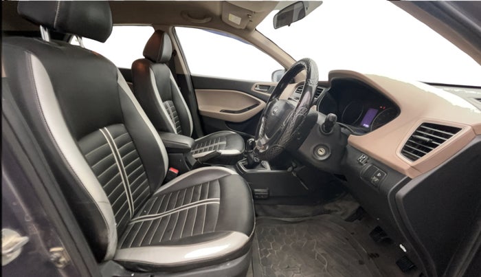 2018 Hyundai Elite i20 MAGNA EXECUTIVE 1.2, CNG, Manual, 1,21,368 km, Right Side Front Door Cabin