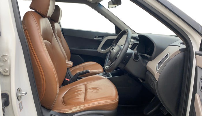 2016 Hyundai Creta SX PLUS AT 1.6 DIESEL, Diesel, Automatic, 1,07,738 km, Right Side Front Door Cabin