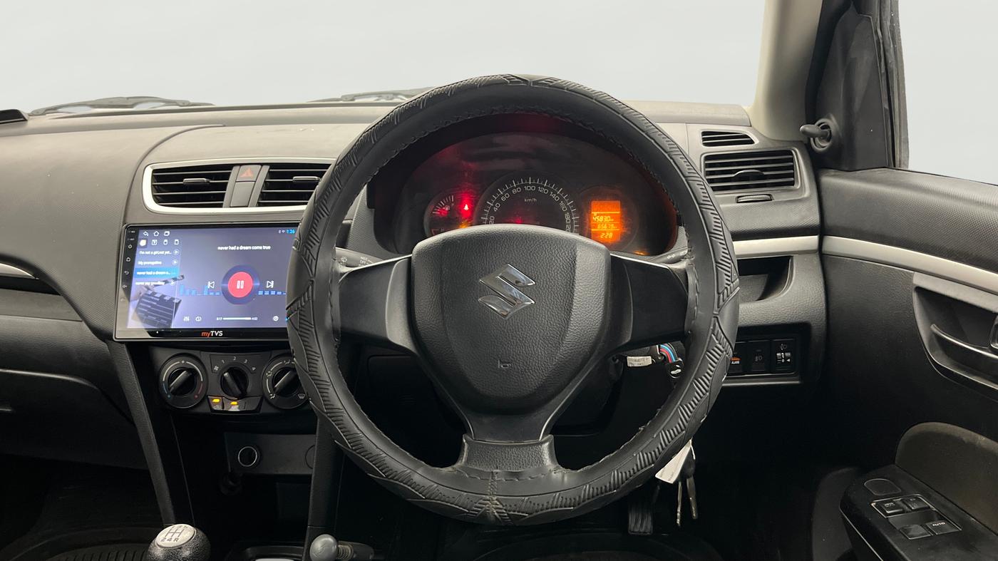 2015 Maruti Swift LXI (O), Petrol, Manual, 65,661 km, Steering Wheel Close Up