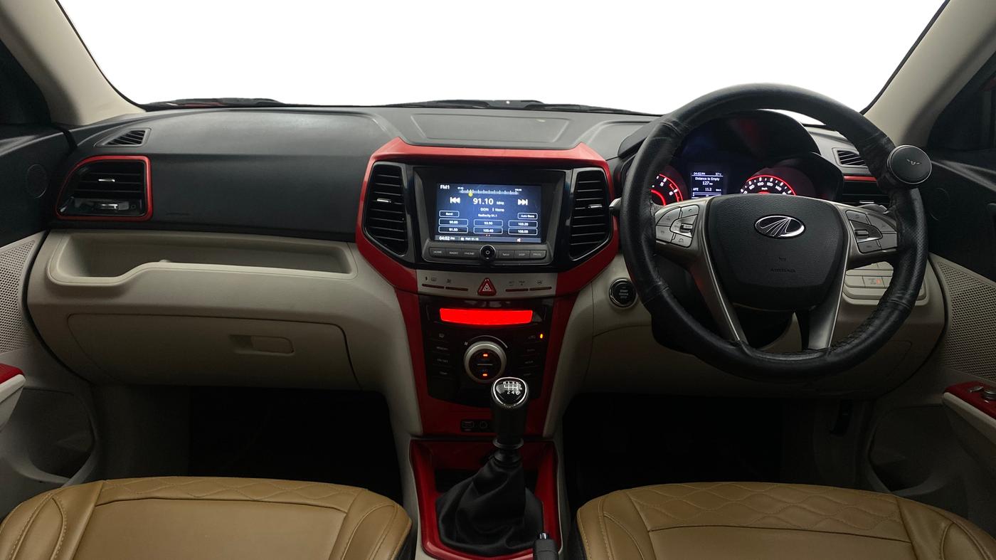 2021 Mahindra XUV300 W8 1.2 PETROL, Petrol, Manual, 55,848 km, Dashboard