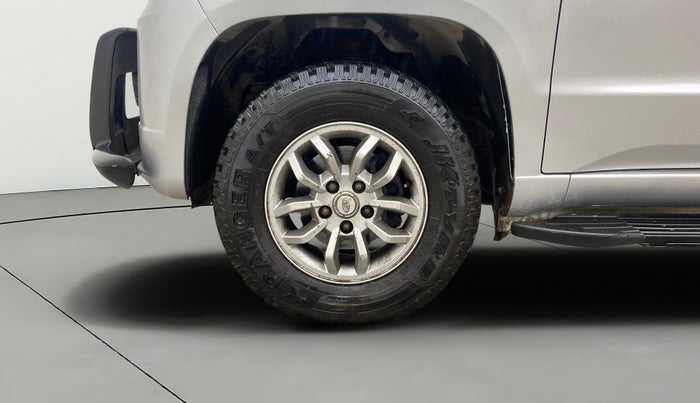 2017 Mahindra TUV300 T8, Diesel, Manual, 70,081 km, Left Front Wheel