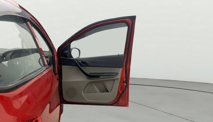 2017 Tata Tiago XTA PETROL, Petrol, Automatic, 82,116 km, RHS Front Door