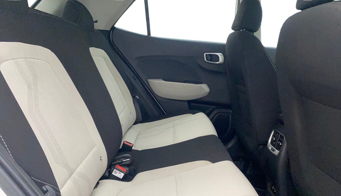 2023 Hyundai VENUE S PLUS 1.5 CRDI, Diesel, Manual, 29,143 km, Right Side Rear Door Cabin