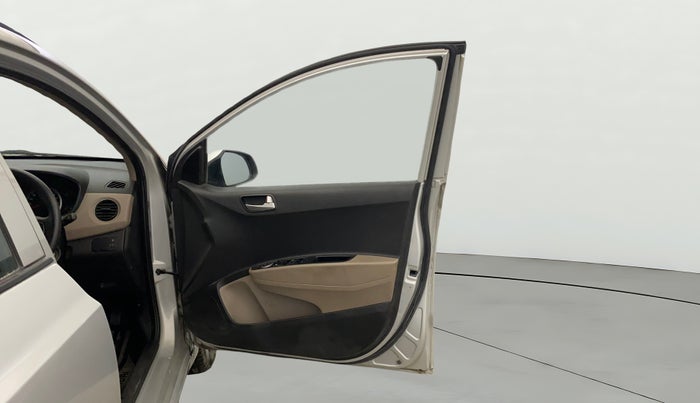 2016 Hyundai Grand i10 SPORTZ 1.2 KAPPA VTVT, Petrol, Manual, 26,923 km, RHS Front Door