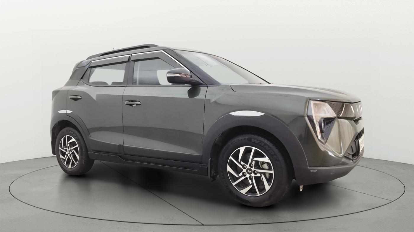 2025 Mahindra XUV 3XO AX5 1.2 L TCMPFi, Petrol, Manual, 7,039 km, SRP