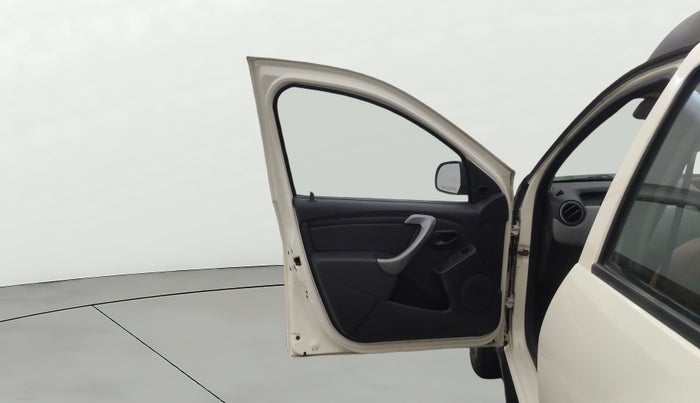 2013 Renault Duster RXE PETROL, Petrol, Manual, 61,904 km, LHS Front Door