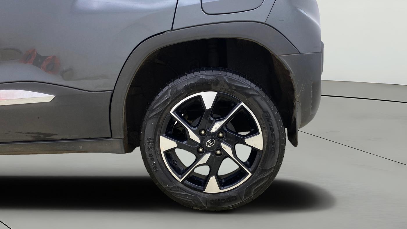 2024 Tata PUNCH Creative Dual Tone AMT Sunroof , Petrol, Automatic, 14,120 km, Left Rear Wheel