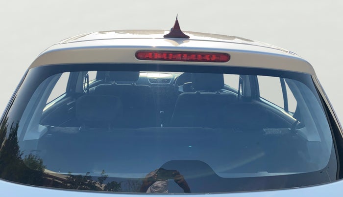 2016 Maruti Swift VXI, Petrol, Manual, 98,587 km, Rear Windshield