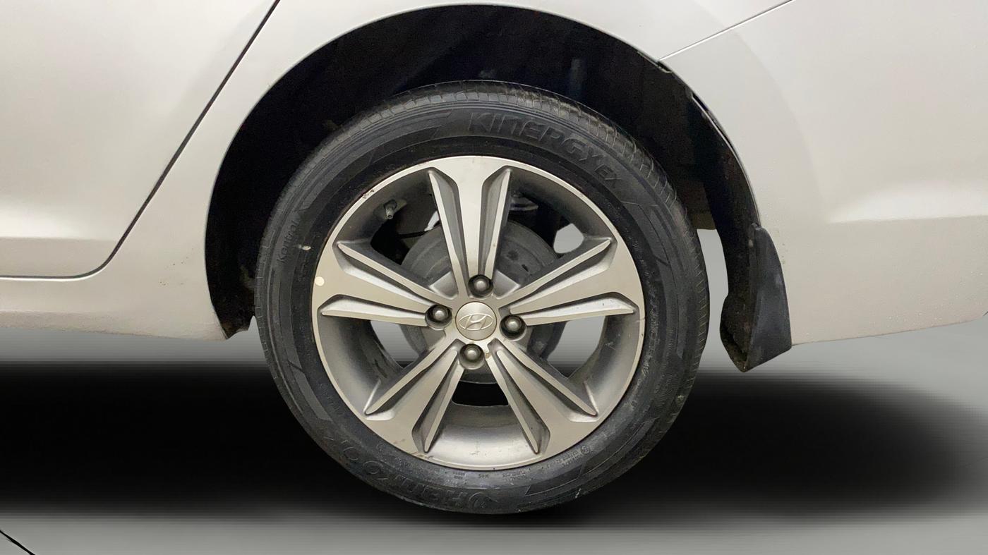 2018 Hyundai Verna 1.6 VTVT SX, Petrol, Manual, 78,109 km, Left Rear Wheel
