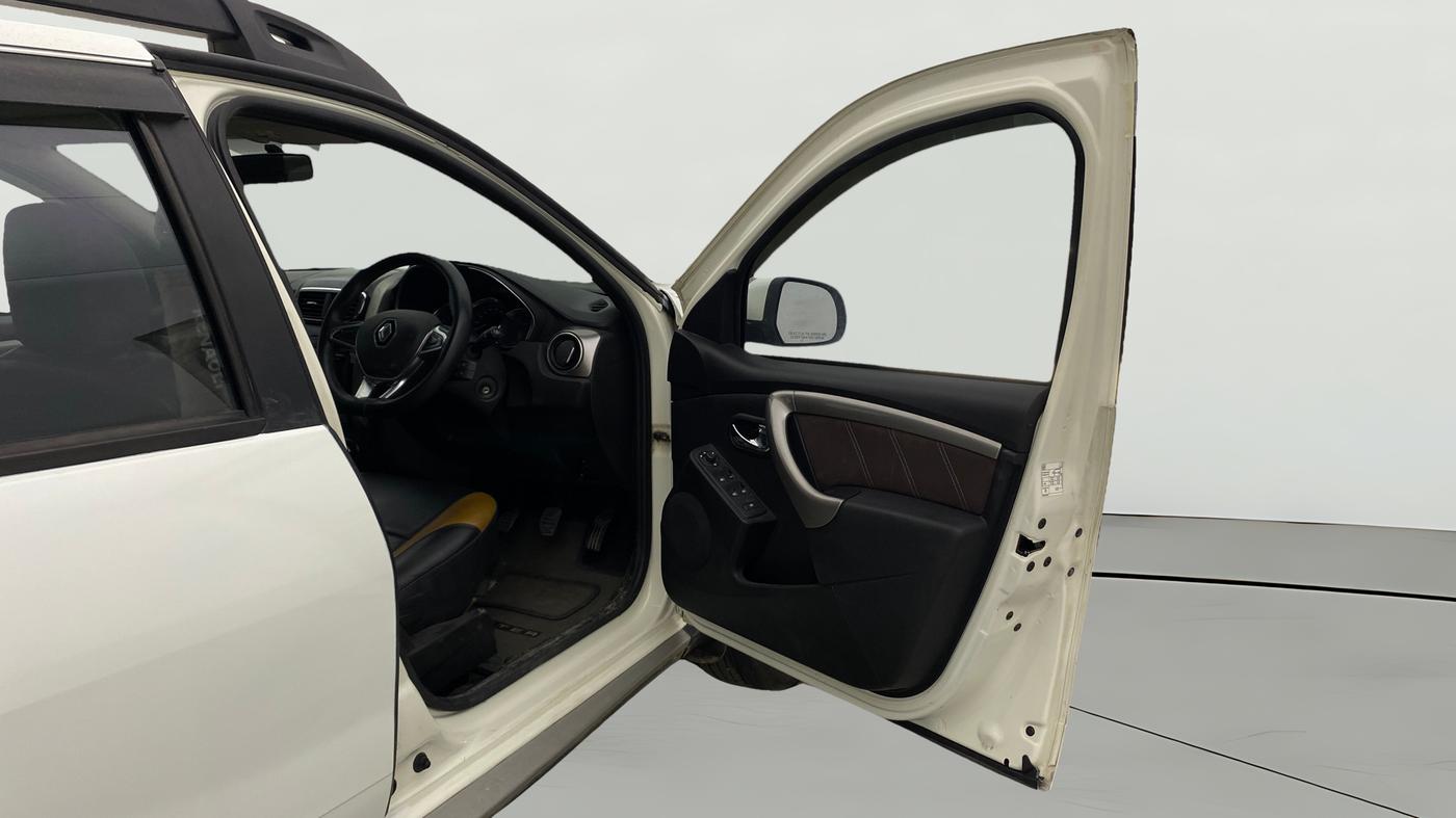 2020 Renault Duster RXZ 1.3 TURBO PETROL MT, Petrol, Manual, 43,876 km, RHS Front Door