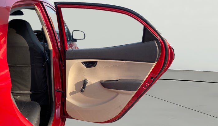 2016 Hyundai Eon ERA +, Petrol, Manual, 1,11,902 km, RHS Rear Door