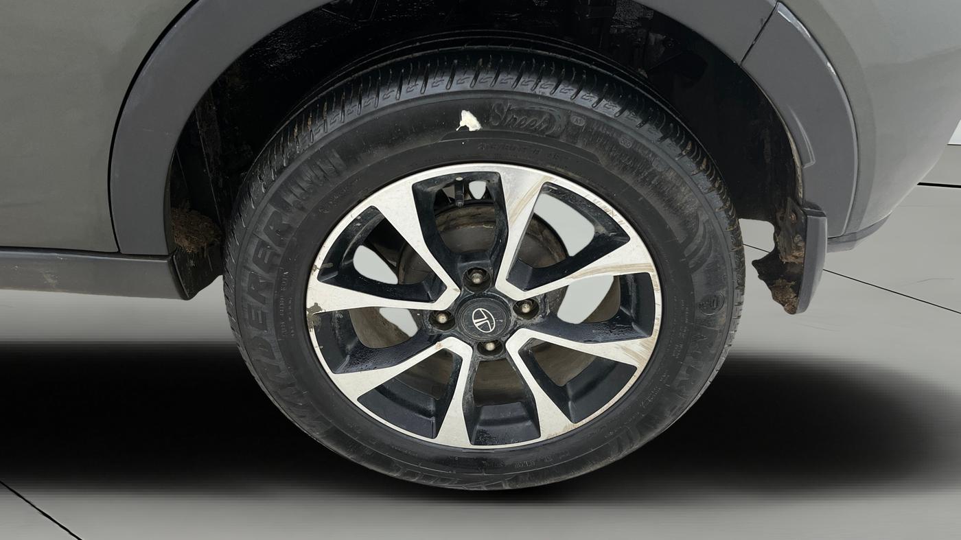 2021 Tata NEXON XZA PLUS DIESEL, Diesel, Automatic, 75,535 km, Left Rear Wheel