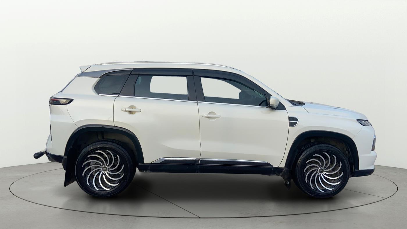 2023 Maruti Grand Vitara ALPHA PLUS HYBRID ECVT, Hybrid, Automatic, 1,15,201 km, Right Side View