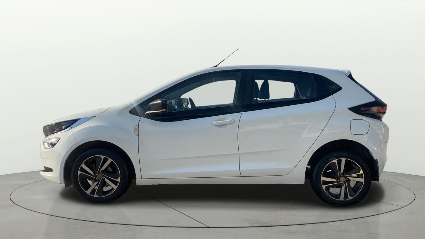 2020 Tata ALTROZ XZ DIESEL, Diesel, Manual, 96,368 km, Left Side