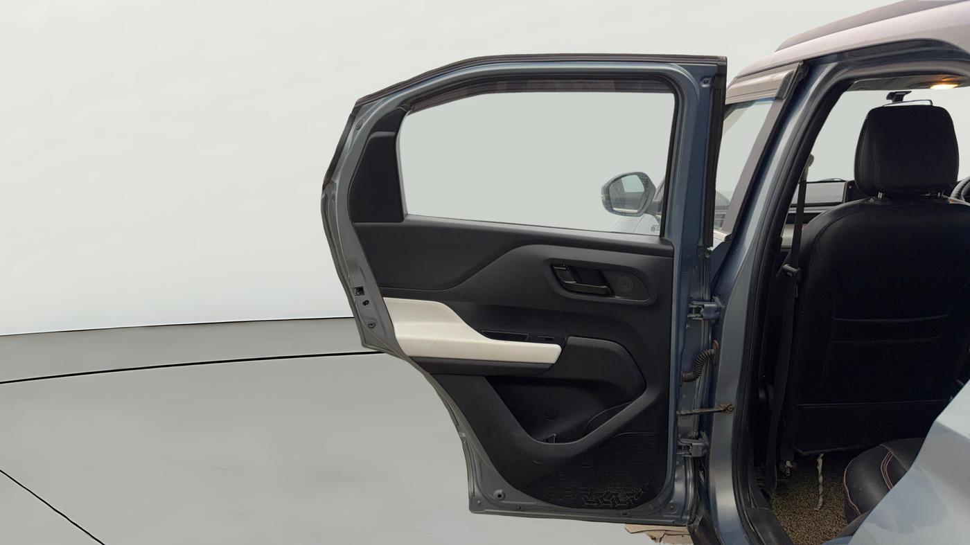 2022 Tata PUNCH ACCOMPLISHED MT, CNG, Manual, 95,049 km, LHS Rear Door