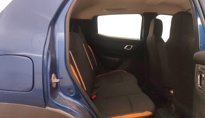 2022 Renault Kwid CLIMBER 1.0 AMT (O), Petrol, Automatic, 23,289 km, Right Side Rear Door Cabin