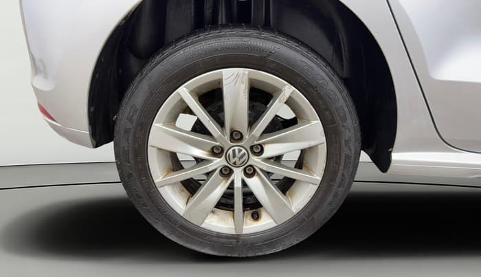 2015 Volkswagen Polo HIGHLINE1.2L, Petrol, Manual, 76,337 km, Right Rear Wheel