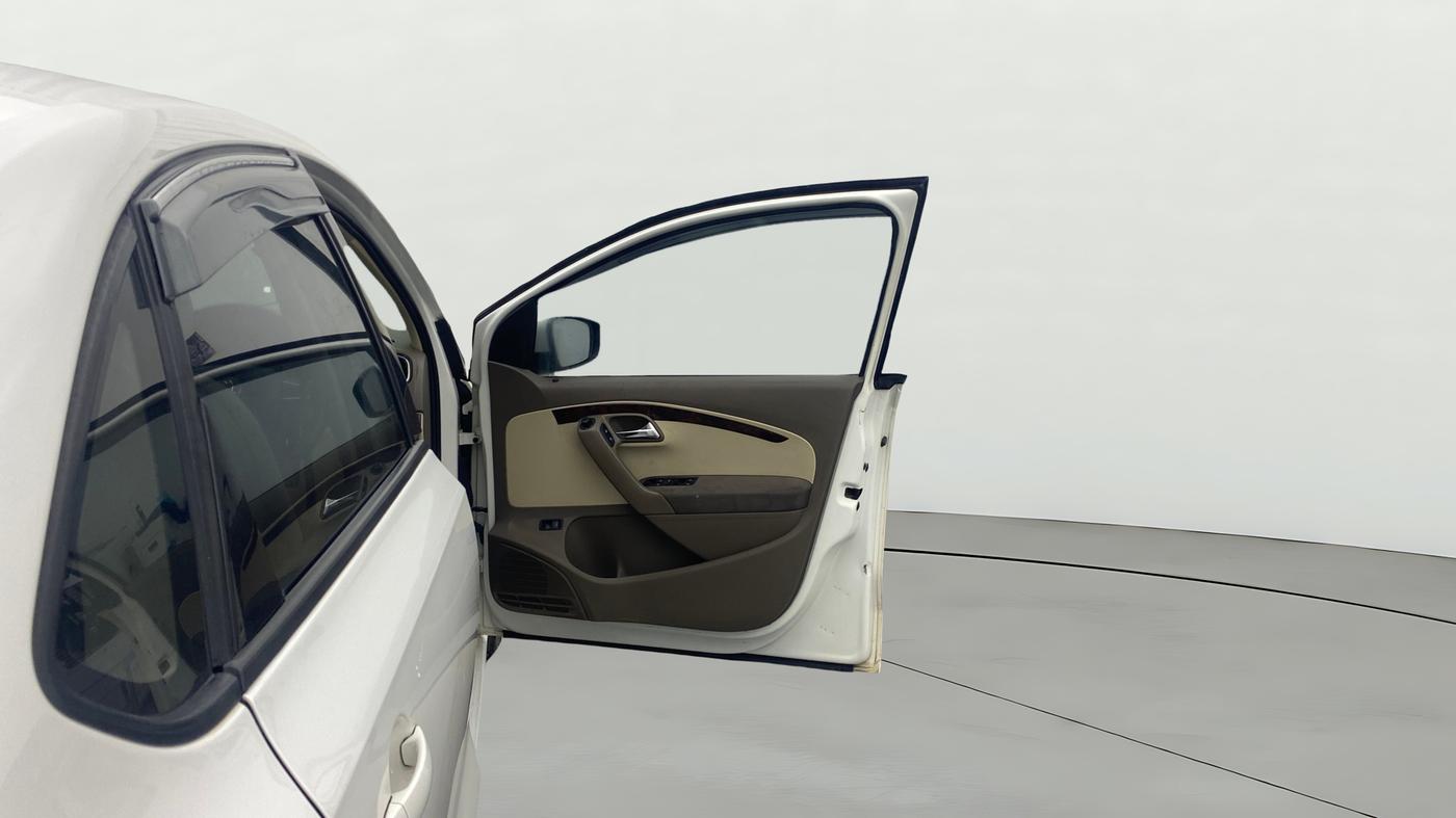 2015 Skoda Rapid 1.5 TDI CR ELEGANCE AT, Diesel, Automatic, 1,18,712 km, RHS Front Door