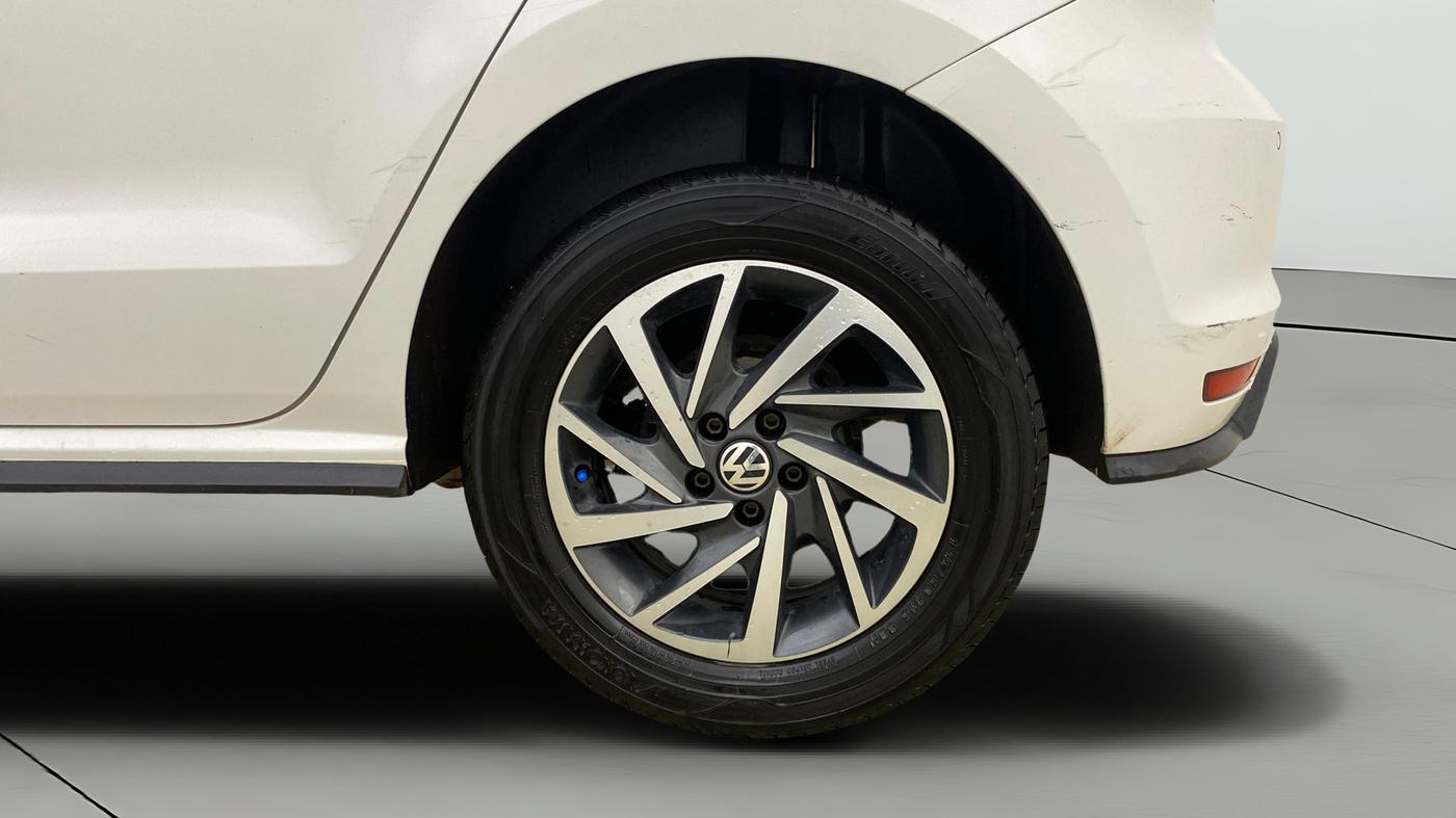 2021 Volkswagen Polo COMFORTLINE 1.0L TSI, Petrol, Manual, 86,181 km, Left Rear Wheel