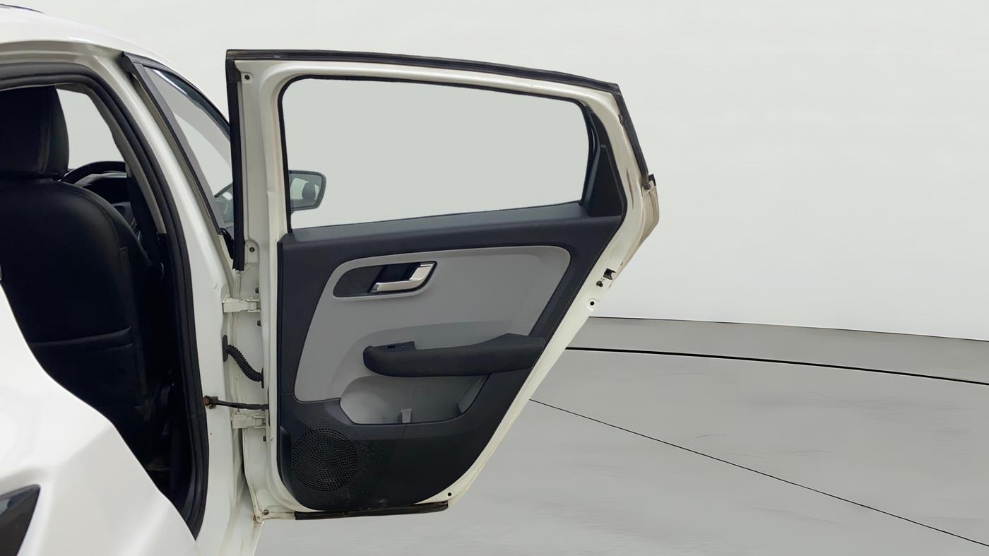 2020 Tata ALTROZ XZ DIESEL, Diesel, Manual, 41,908 km, RHS Rear Door