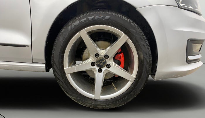 2016 Volkswagen Vento HIGHLINE 1.6 MPI, Petrol, Manual, 98,199 km, Right Front Wheel