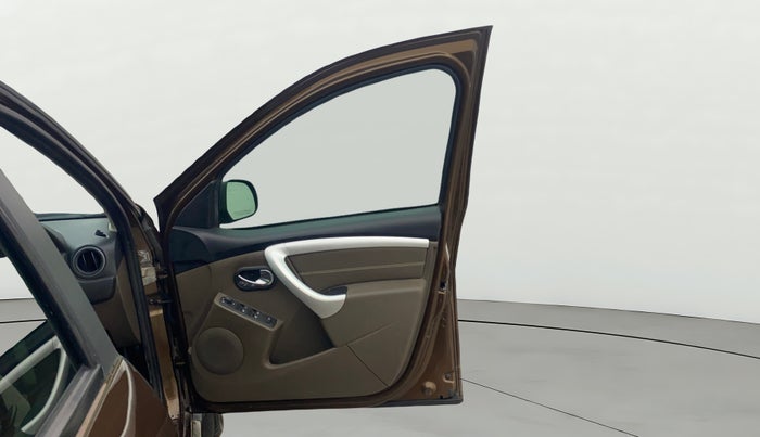 2018 Renault Duster 110 PS RXZ DIESEL, Diesel, Manual, 54,100 km, RHS Front Door