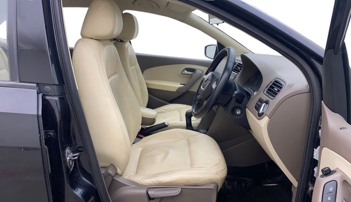 2012 Skoda Rapid ELEGANCE 1.6 MPI MT, Petrol, Manual, 1,04,264 km, Right Side Front Door Cabin