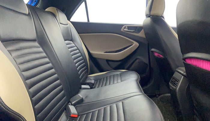 2017 Hyundai Elite i20 ASTA 1.2, Petrol, Manual, 80,632 km, Right Side Rear Door Cabin