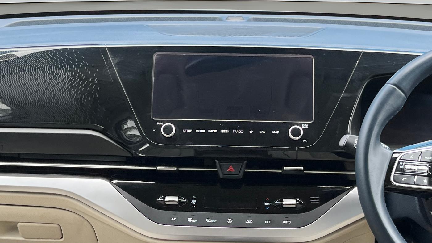 2024 KIA CARENS LUXURY PLUS 1.5 IMT PETROL, Petrol, Manual, 70,993 km, Air Conditioner