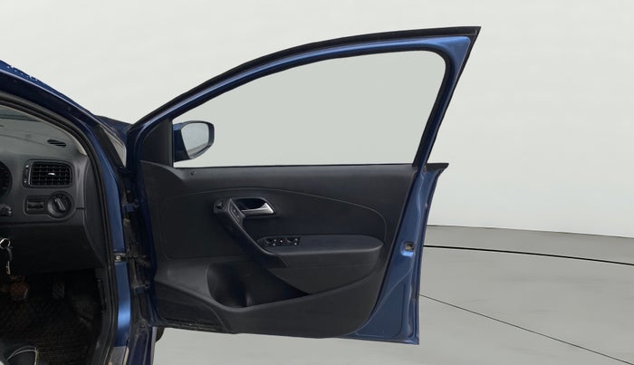 2016 Volkswagen Polo COMFORTLINE 1.2L, Petrol, Manual, 58,130 km, RHS Front Door