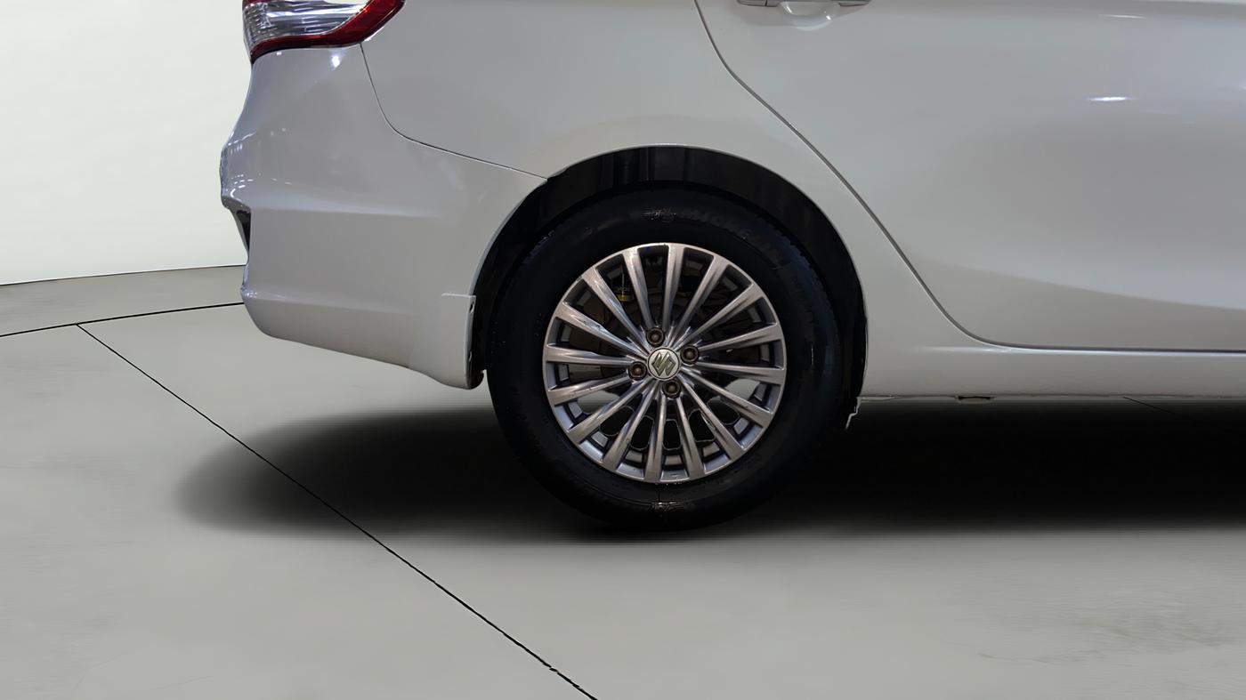 2018 Maruti Ciaz ALPHA 1.4 PETROL, CNG, Manual, 95,977 km, Right Rear Wheel