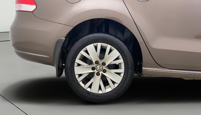 2015 Volkswagen Vento HIGHLINE 1.6 MPI, Petrol, Manual, 47,507 km, Right Rear Wheel