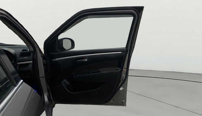 2014 Maruti Swift VXI, Petrol, Manual, 54,439 km, RHS Front Door