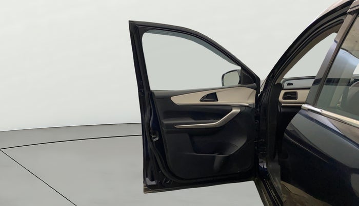 2023 Mahindra XUV700 MX P MT 5 STR, Petrol, Manual, 37,993 km, LHS Front Door