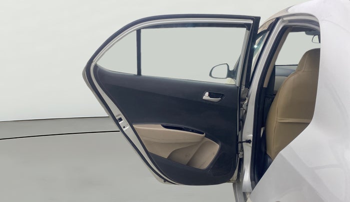 2015 Hyundai Xcent S (O) 1.2, Petrol, Manual, 1,25,322 km, LHS Rear Door