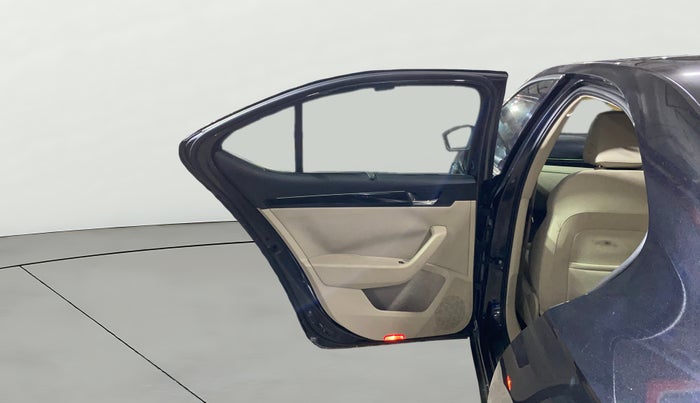 2016 Skoda Superb L&K 1.8 TSI AT, Petrol, Automatic, 28,278 km, LHS Rear Door