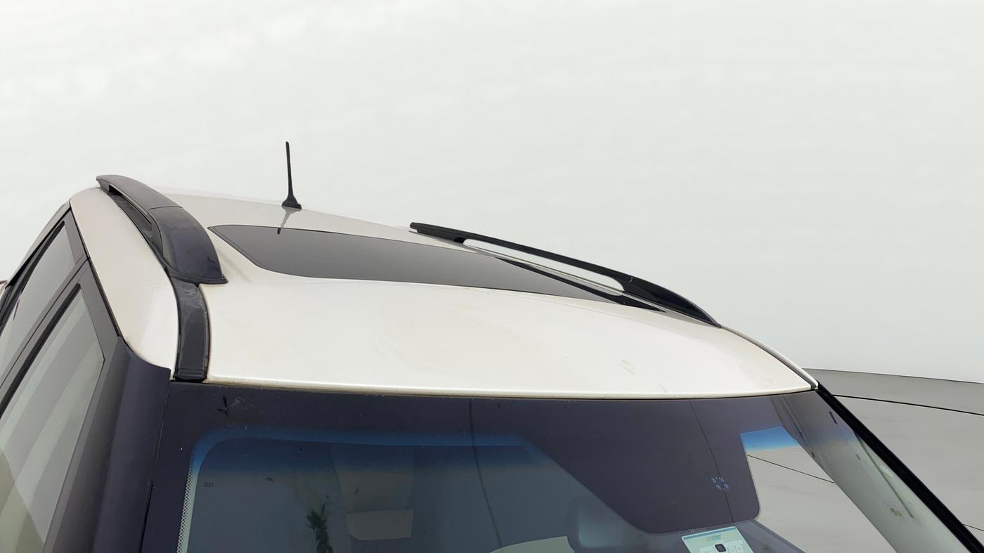 2021 Mahindra XUV300 W8 (O) 1.2 PETROL, Petrol, Manual, 78,893 km, Roof