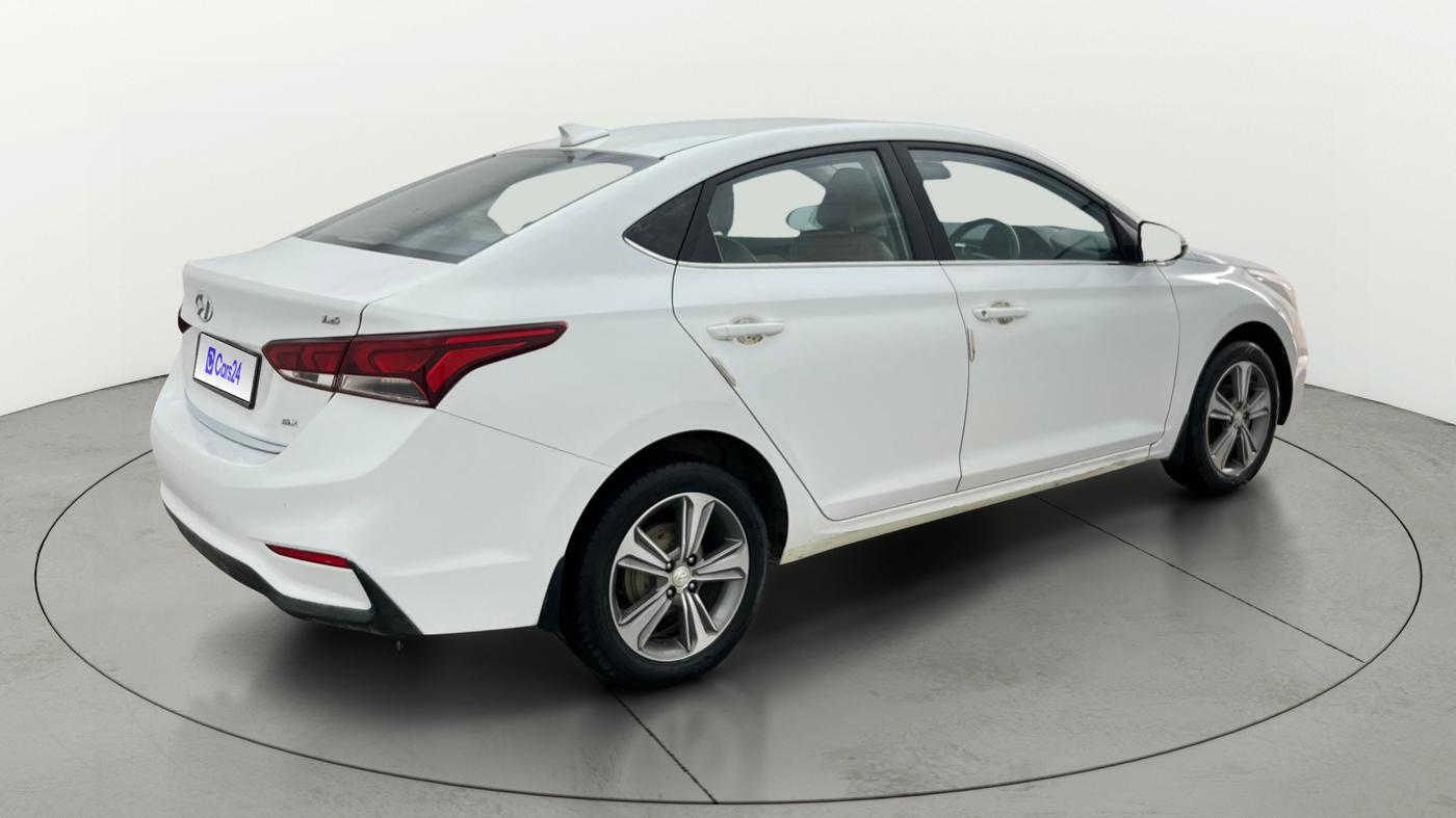 2018 Hyundai Verna 1.6 VTVT SX, Petrol, Manual, 47,710 km, Right Back Diagonal