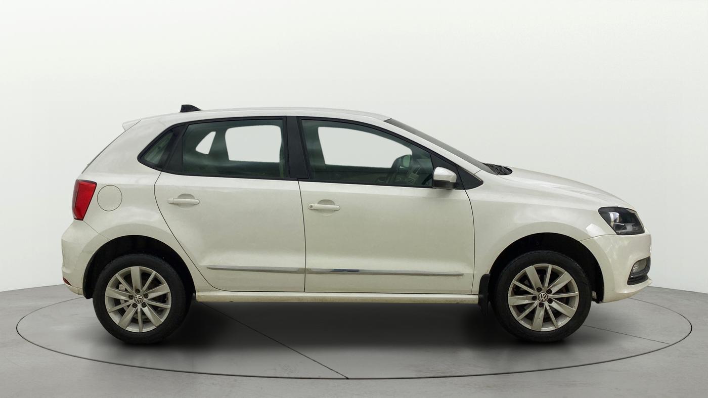 2016 Volkswagen Polo HIGHLINE1.2L, Petrol, Manual, 44,803 km, Right Side View