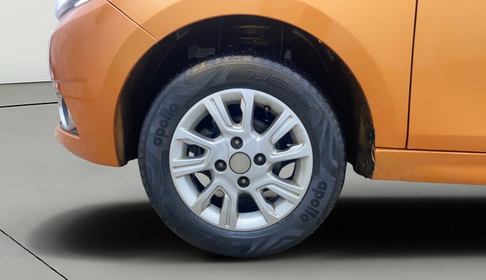 2017 Tata Tiago XZ PETROL, Petrol, Manual, 54,723 km, Left Front Wheel