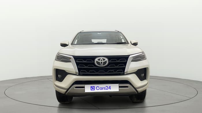 2022 Toyota Fortuner 4X2 MT 2.8 DIESEL, Diesel, Manual, 74,109 km, Front