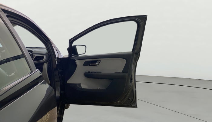 2020 Tata ALTROZ XZ PETROL, CNG, Manual, 80,571 km, RHS Front Door