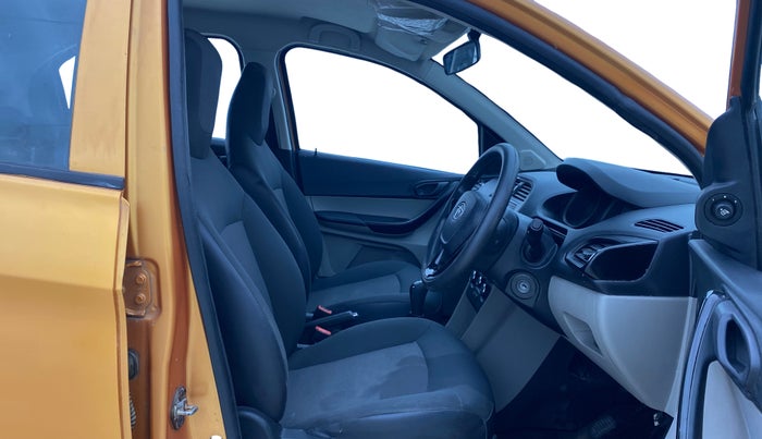 2018 Tata Tiago XT PETROL, Petrol, Manual, 72,539 km, Right Side Front Door Cabin