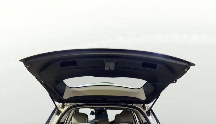 2022 Mahindra XUV700 AX 7 D MT 7 STR, Diesel, Manual, 46,340 km, Boot Door Open