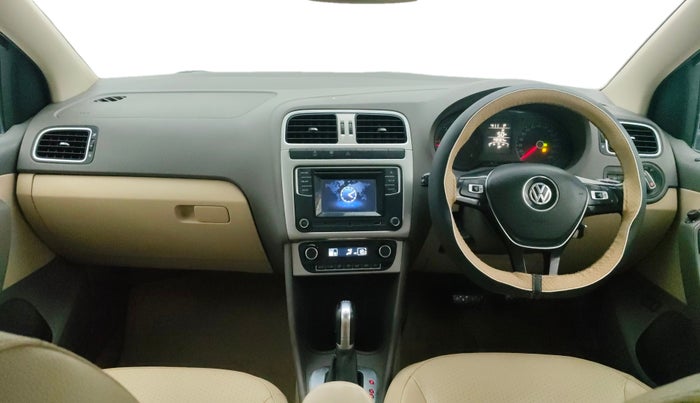 2016 Volkswagen Vento HIGHLINE 1.5 AT, Diesel, Automatic, 1,48,434 km, Dashboard