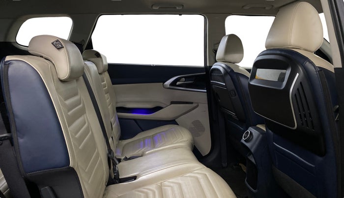 2023 KIA CARENS LUXURY PLUS 1.5 TURBO PETROL DCT 7 STR, Petrol, Automatic, 35,854 km, Right Side Rear Door Cabin