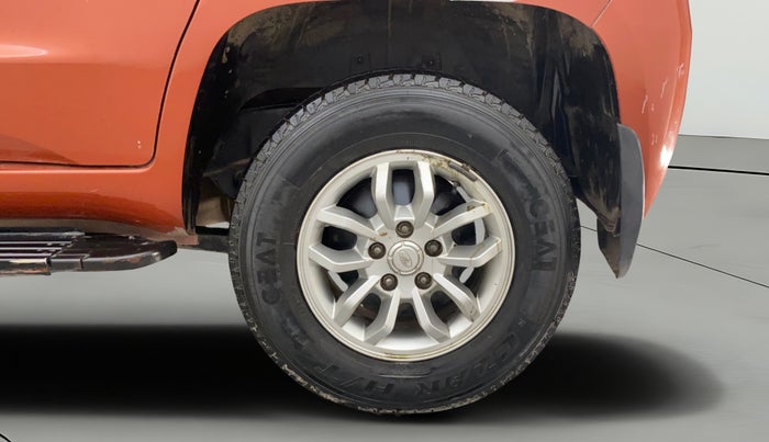 2016 Mahindra TUV300 T8, Diesel, Manual, 76,095 km, Left Rear Wheel