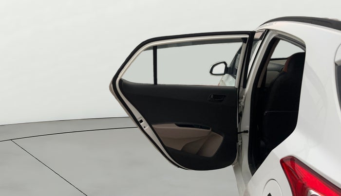 2018 Hyundai Grand i10 MAGNA 1.2 KAPPA VTVT, Petrol, Manual, 1,10,034 km, LHS Rear Door